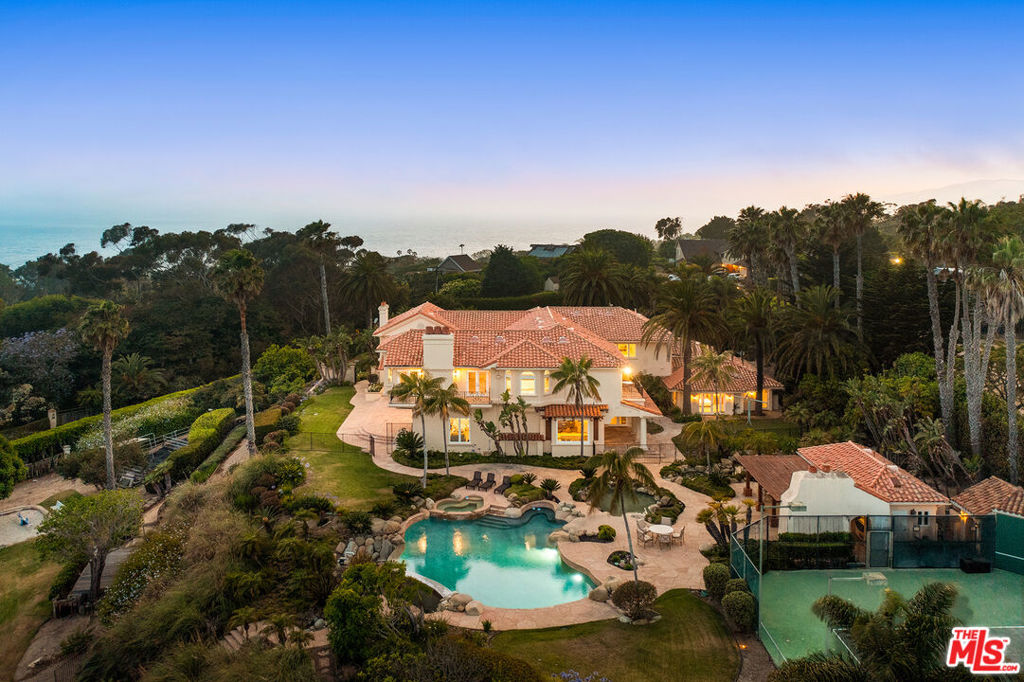 Properties 4 7160 Dume Drive