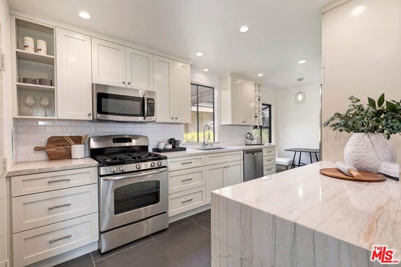 909 N Sierra Bonita Avenue 314