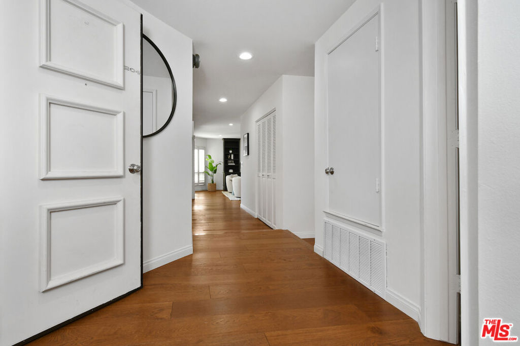 10409 Riverside Drive 204