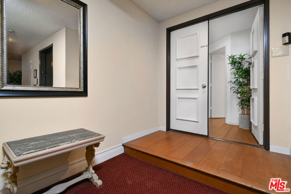 10409 Riverside Drive 204