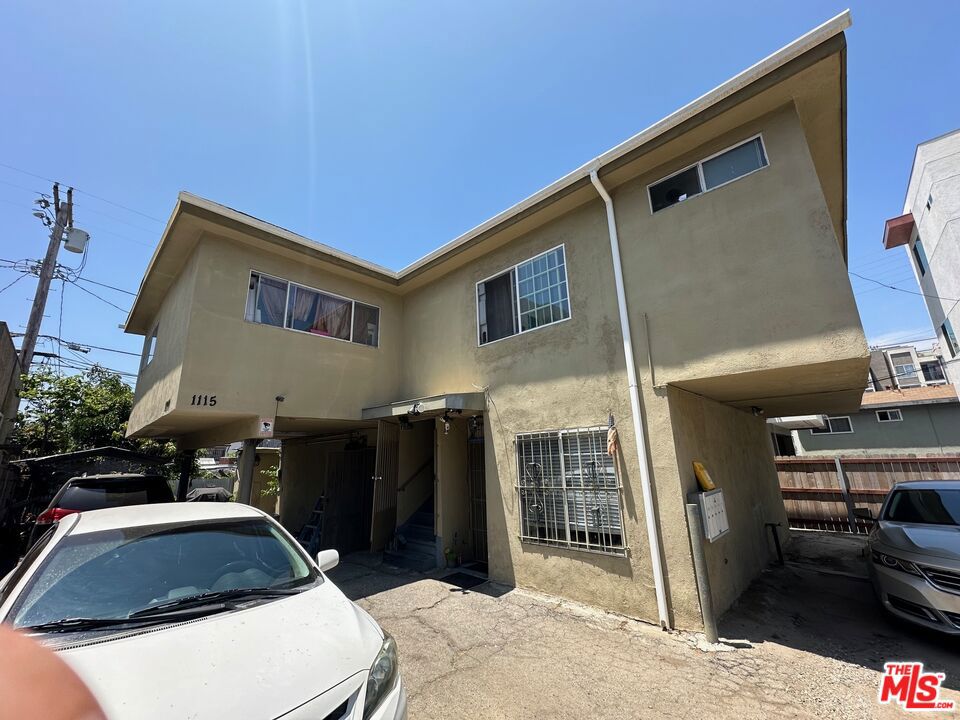 1113 S Hobart Boulevard