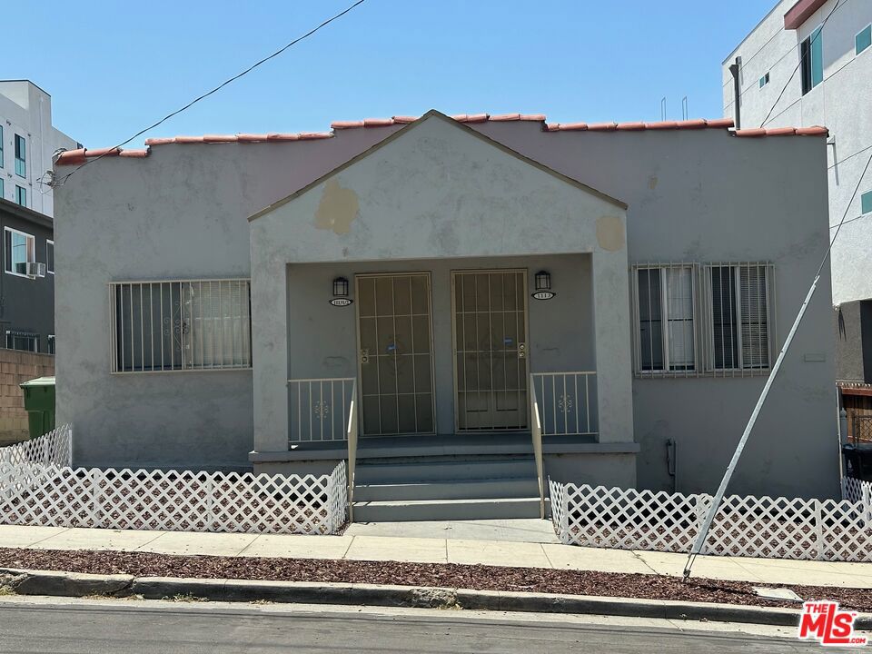 1113 S Hobart Boulevard