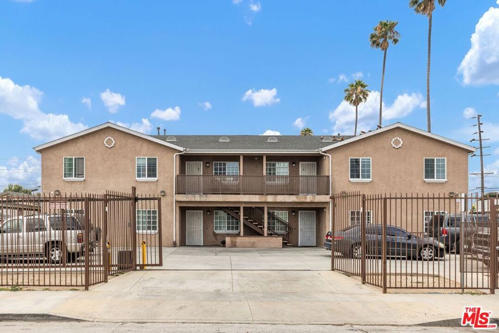 9000 S Figueroa Street