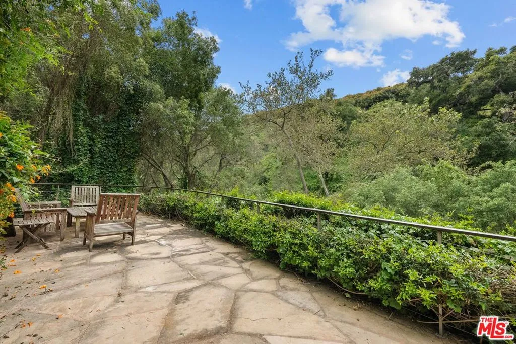 Goleta, California 93117, United States, 5 Bedrooms Bedrooms, ,5 BathroomsBathrooms,Residential,Active,176450