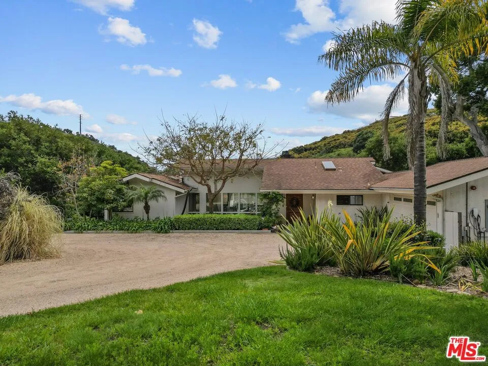 Goleta, California 93117, United States, 5 Bedrooms Bedrooms, ,5 BathroomsBathrooms,Residential,Active,176450