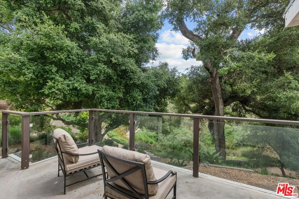 Goleta, California 93117, United States, 5 Bedrooms Bedrooms, ,5 BathroomsBathrooms,Residential,Active,176450