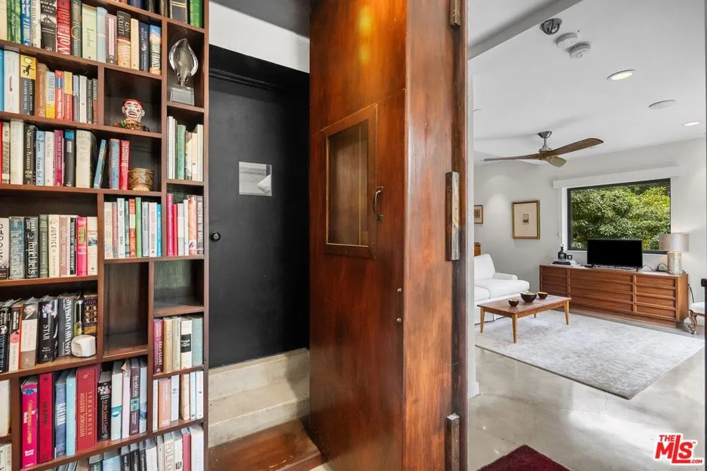 Goleta, California 93117, United States, 5 Bedrooms Bedrooms, ,5 BathroomsBathrooms,Residential,Active,176450