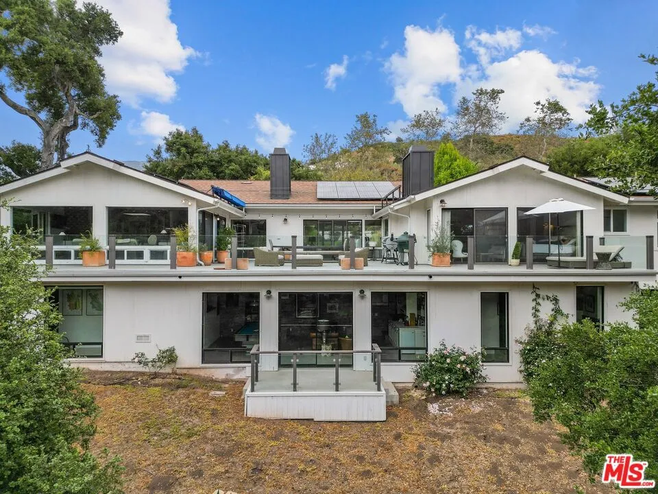 Goleta, California 93117, United States, 5 Bedrooms Bedrooms, ,5 BathroomsBathrooms,Residential,Active,176450