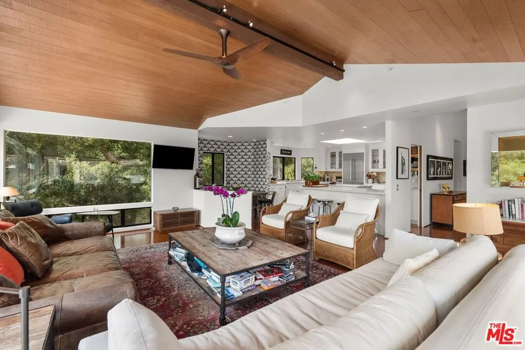 Goleta, California 93117, United States, 5 Bedrooms Bedrooms, ,5 BathroomsBathrooms,Residential,Active,176450