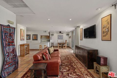 100 S Doheny Drive 214 Los Angeles CA 90048