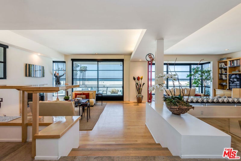 117 Ocean Front Walk