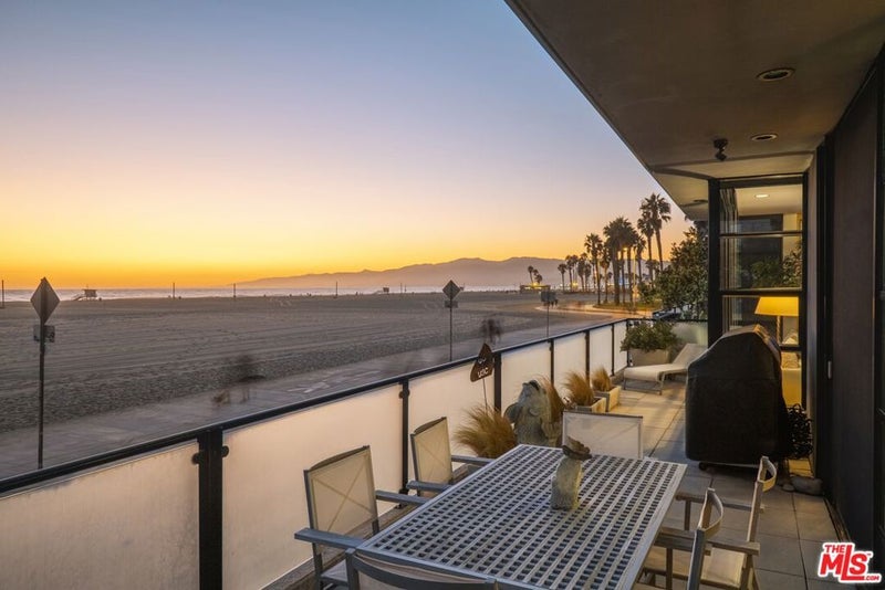 117 Ocean Front Walk