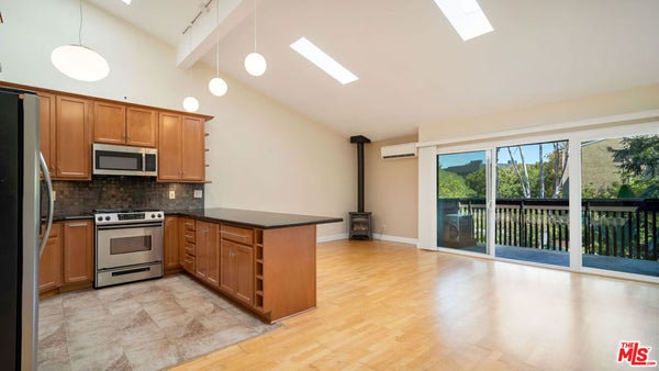 5901 CANTERBURY DR UNIT 21, CULVER CITY, CA 90230 - Image a90d4d7e21d702fd9be34fdbd9b96df9/444710849