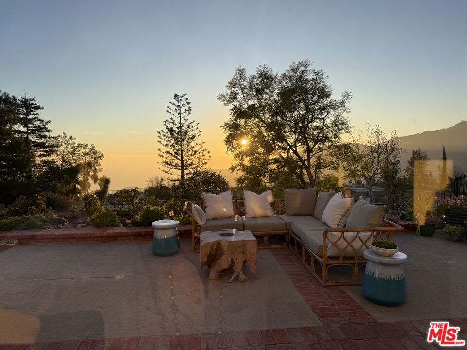 23255 W Paloma Blanca Drive