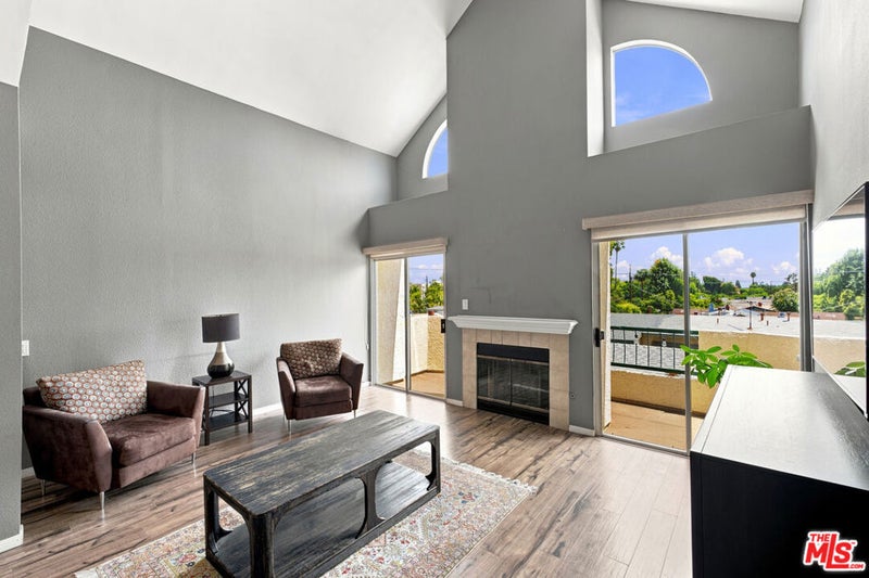 14347 Albers Street 302