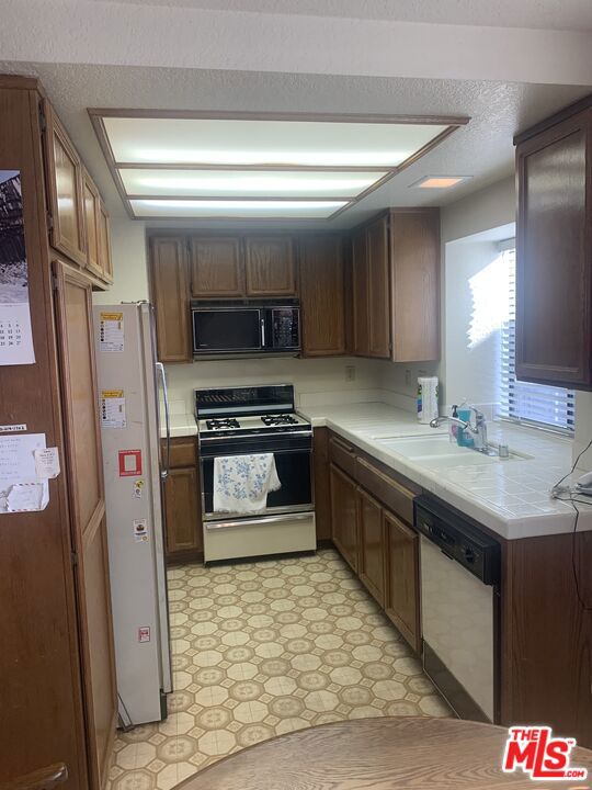 3723 Emerald Street B