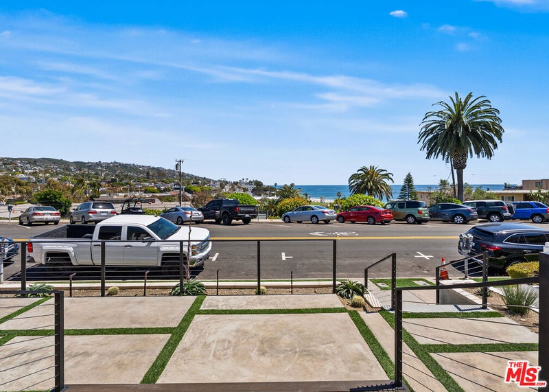 216 Cliff Drive