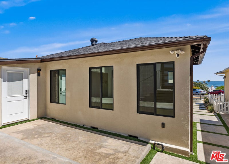 216 Cliff Drive