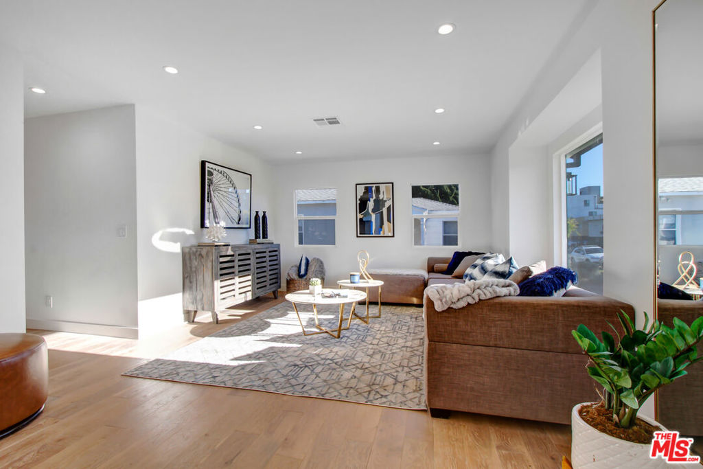 4130 Mclaughlin Avenue