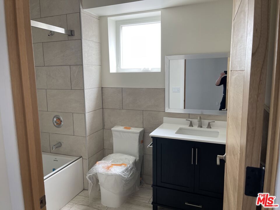 1427 S Bedford Street