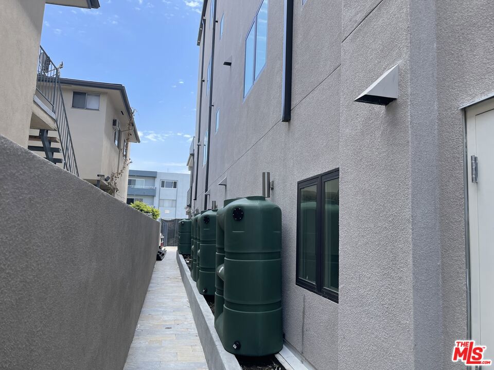 1427 S Bedford Street