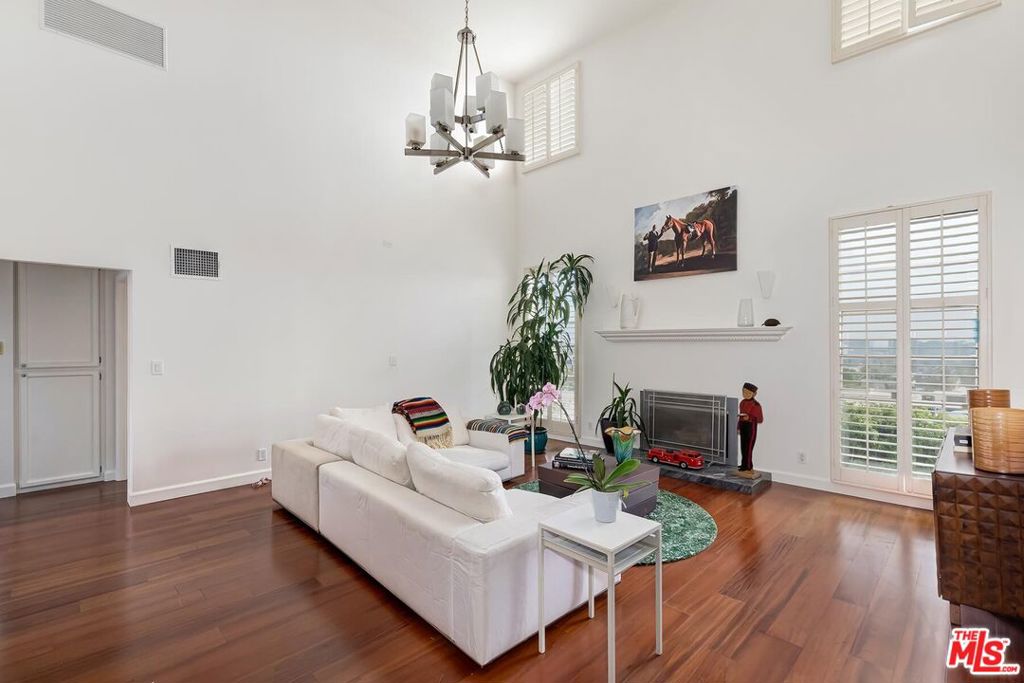 964 Hancock Avenue 302