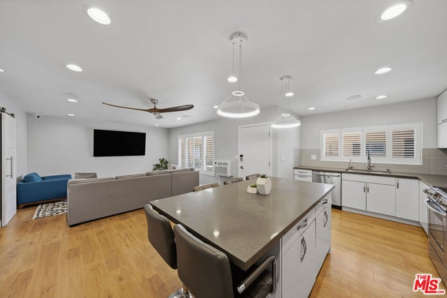 5232 Corteen Place 20 #20, Los Angeles