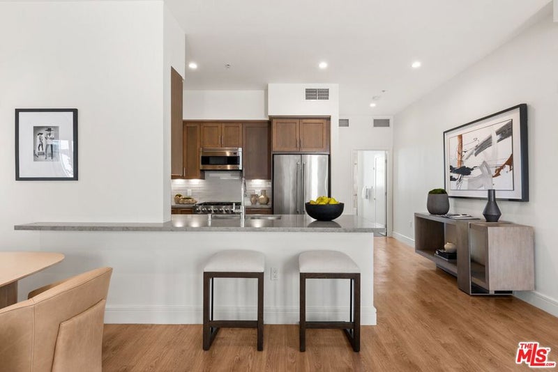 2300 Wilshire Boulevard 219