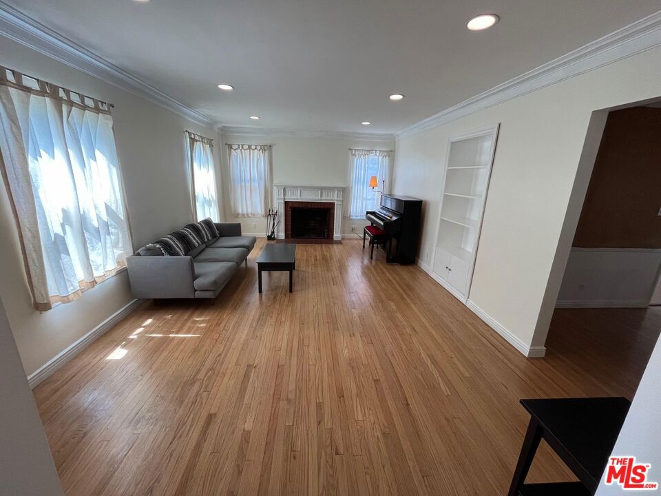 3953 Somerset Drive