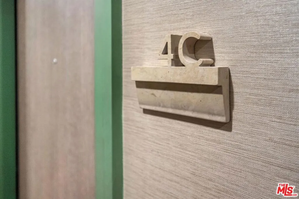 Los Angeles, California 90024, United States, 1 Bedroom Bedrooms, ,1 BathroomBathrooms,Residential,Active,252993