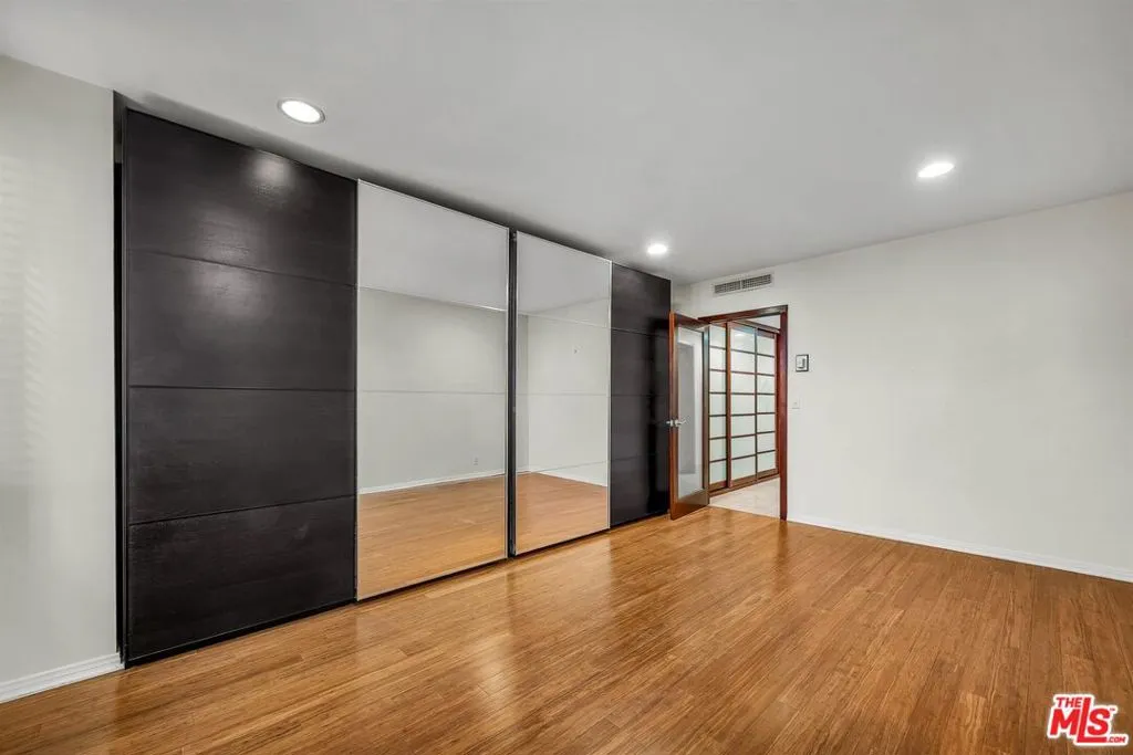 Los Angeles, California 90024, United States, 1 Bedroom Bedrooms, ,1 BathroomBathrooms,Residential,Active,252993