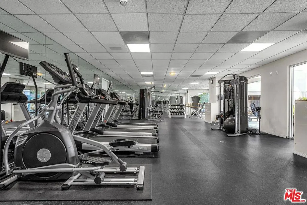 Los Angeles, California 90024, United States, 1 Bedroom Bedrooms, ,1 BathroomBathrooms,Residential,Active,252993