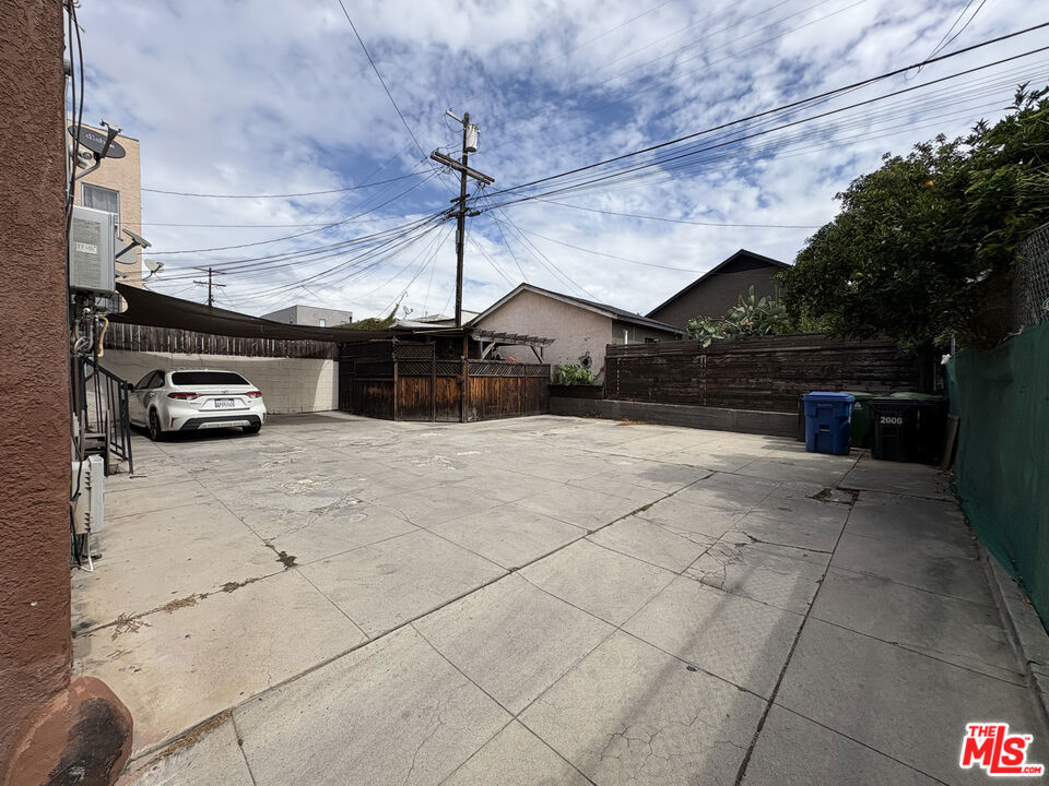 2006 S Harcourt Avenue