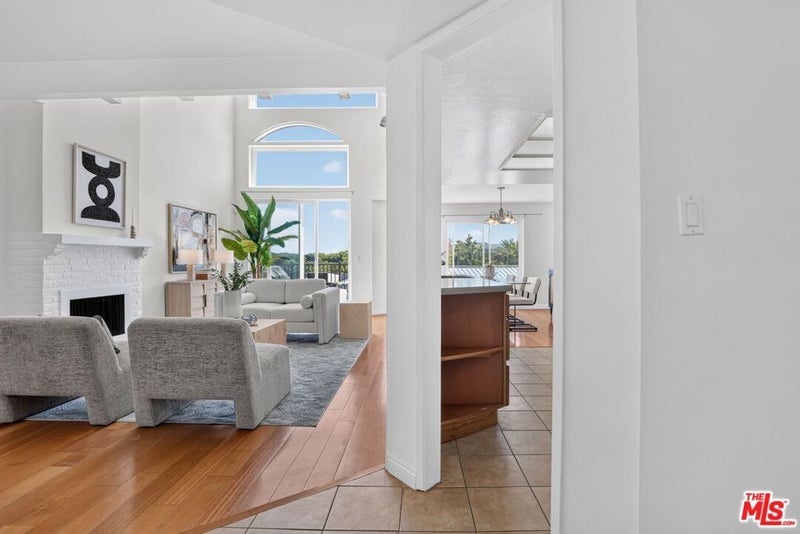 2677 Centinela Avenue 401