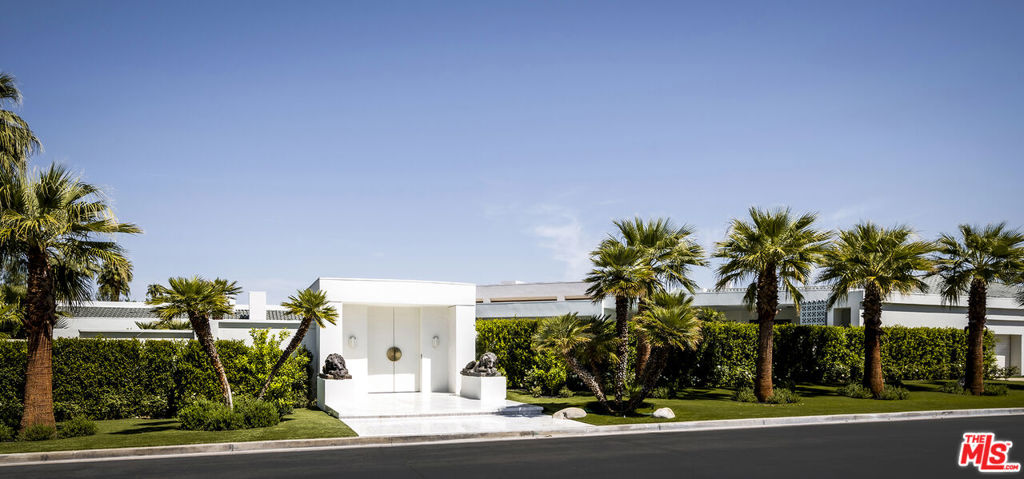 74300 Quail Lakes Drive