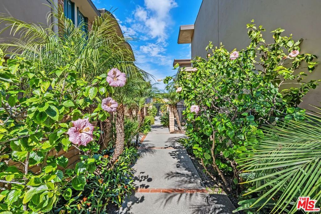 4716 La Villa Marina C