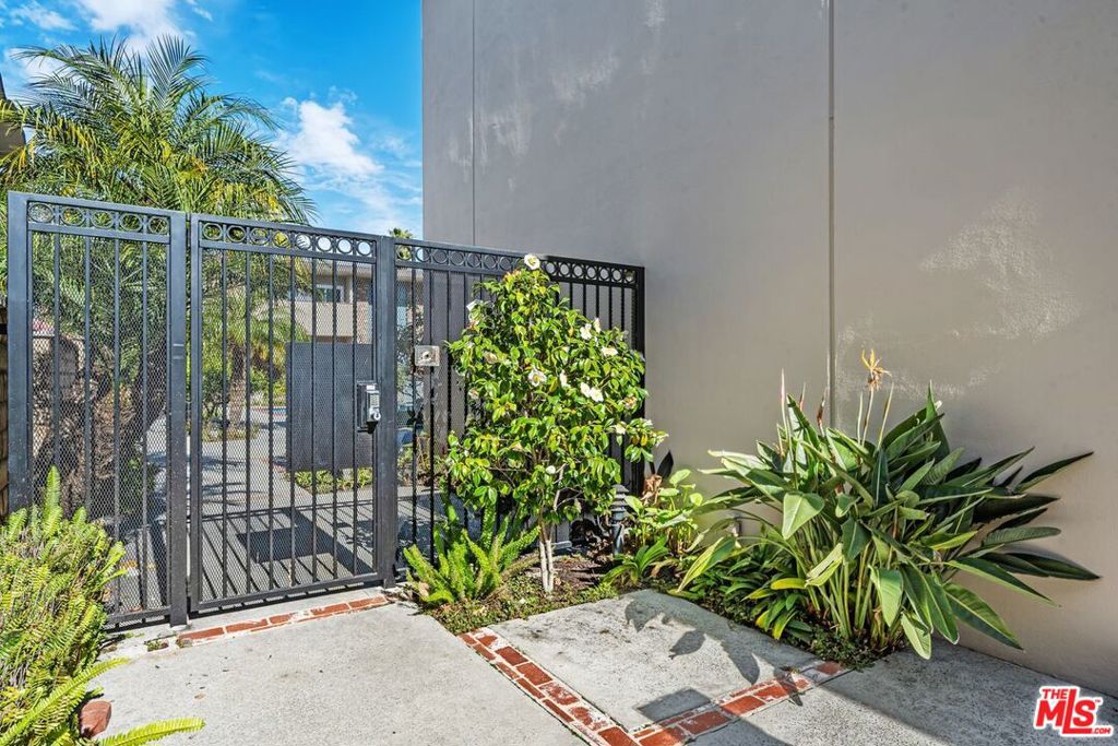 4716 La Villa Marina C