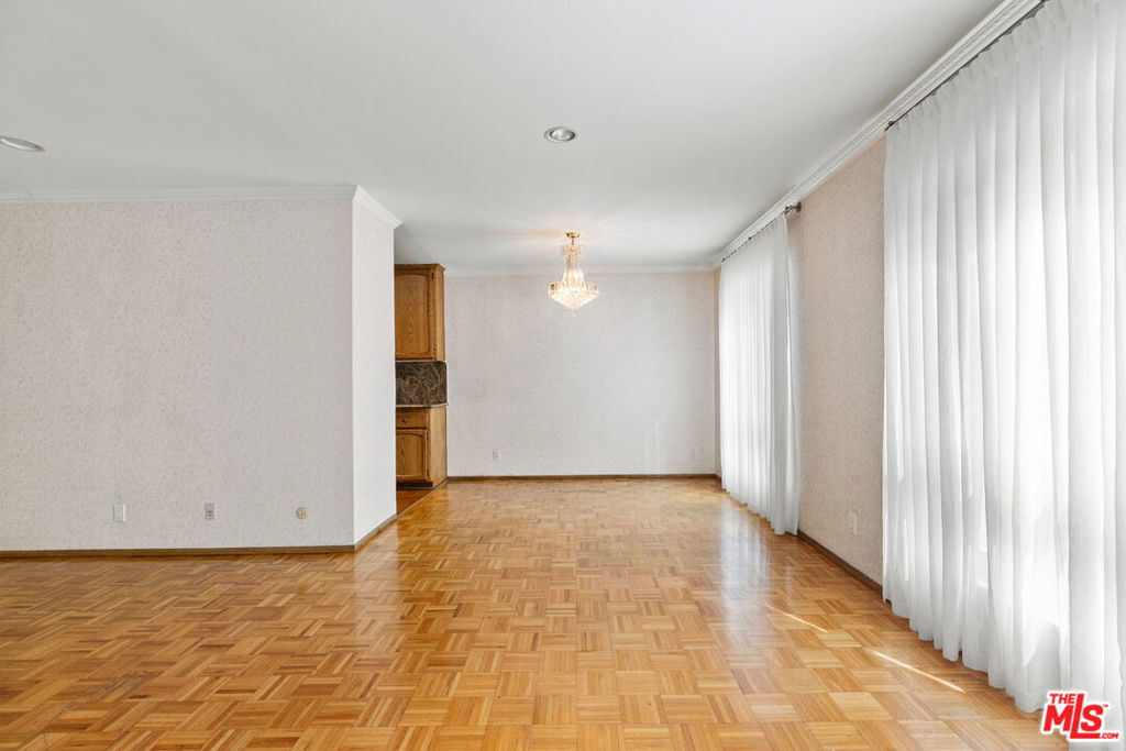 7300 Franklin Avenue 447