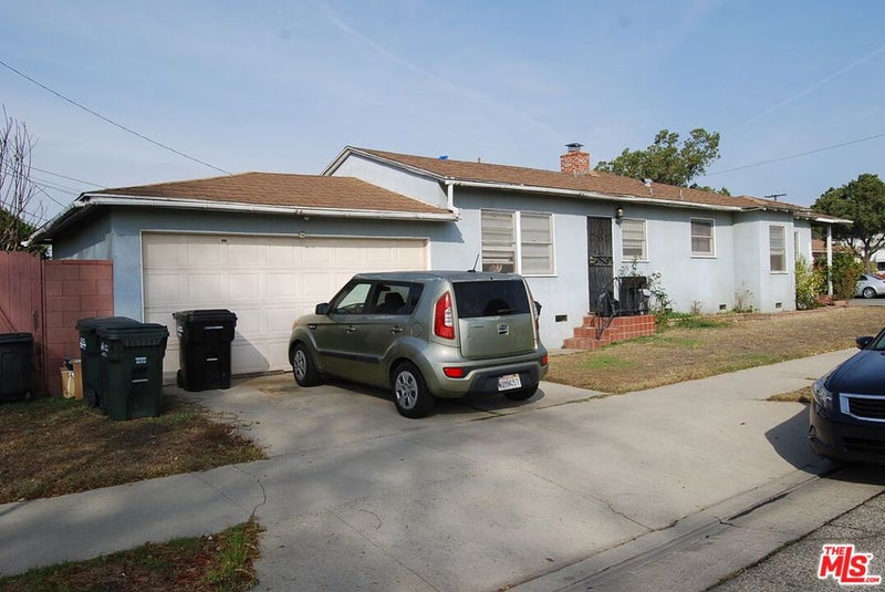 101 W Victoria Avenue