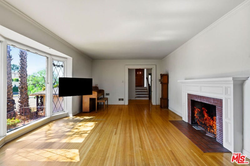 3024 Manning Avenue