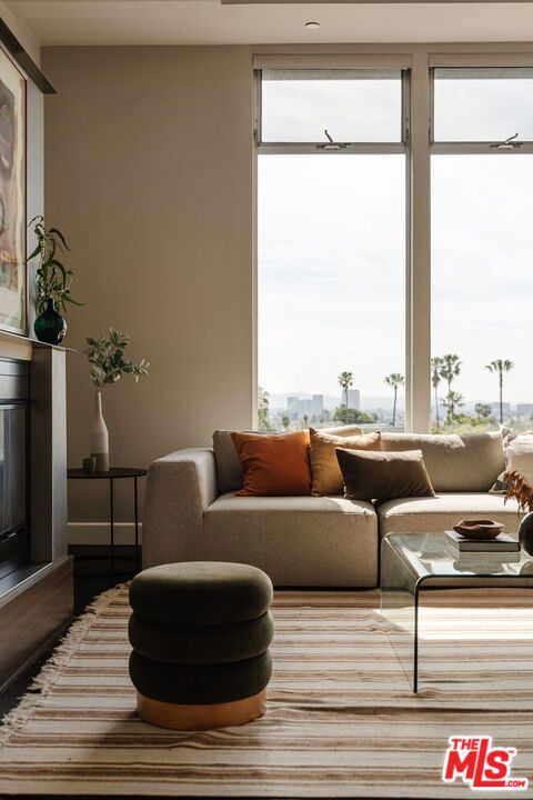 1250 N Harper Avenue PH421