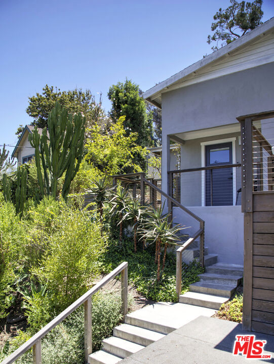 3352 Scarboro Street