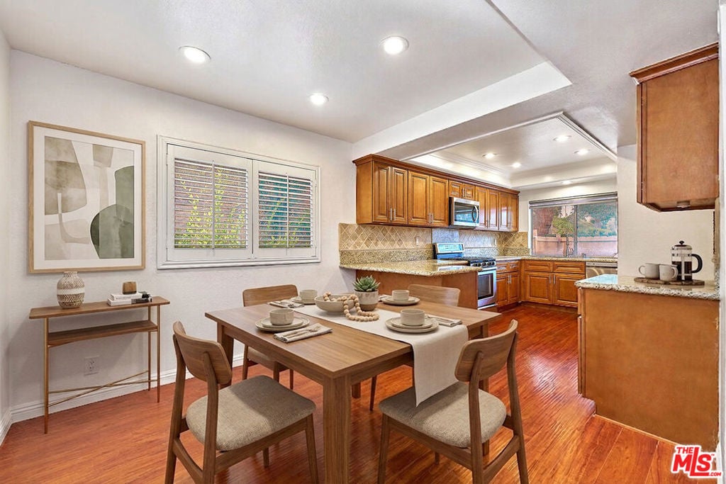 1575 Avenida Selva 204