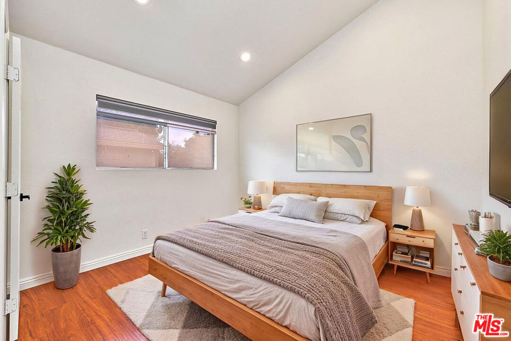 1575 Avenida Selva 204