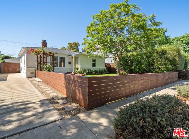3945 Lyceum Avenue