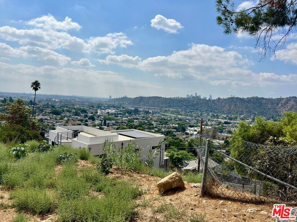 3634 Roseview Avenue