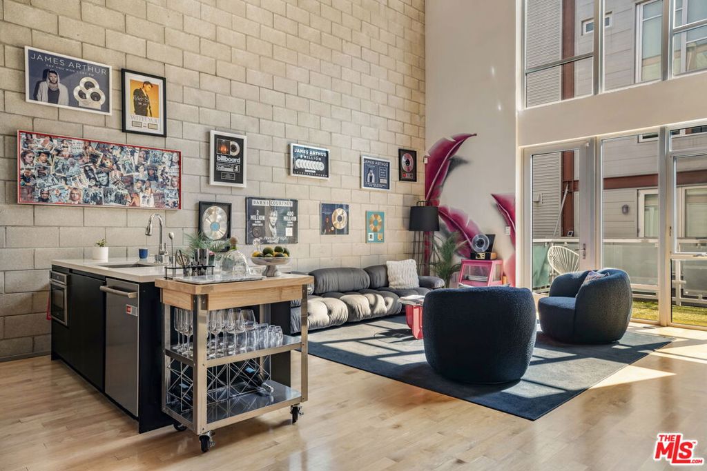 3450 Cahuenga Boulevard 604