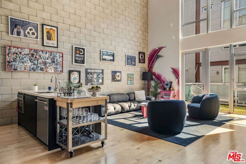 3450 Cahuenga Boulevard 604
