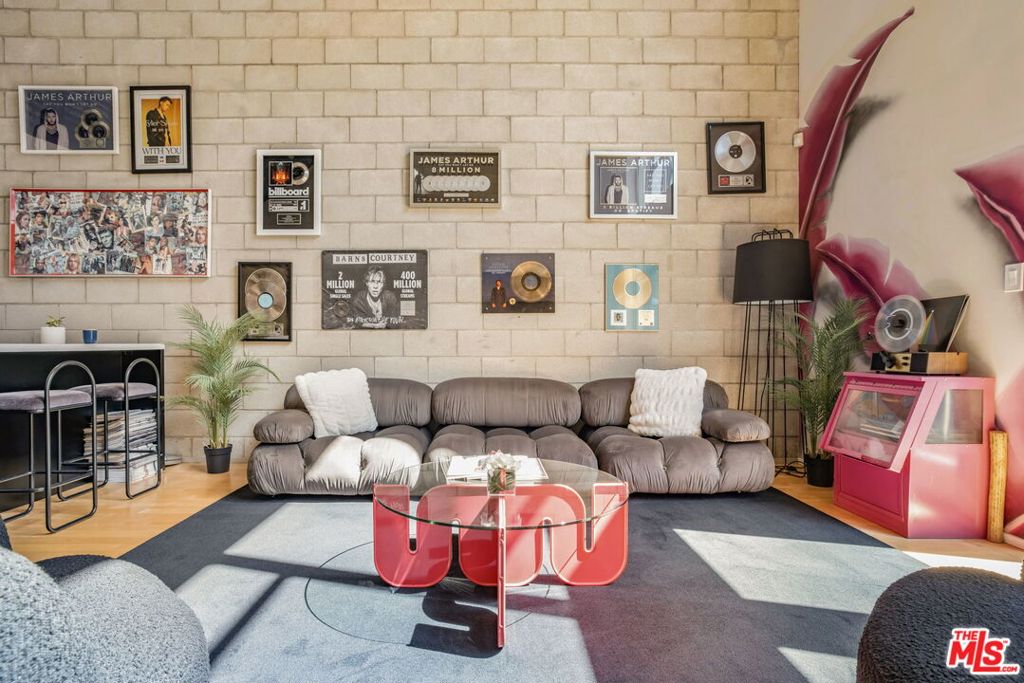 3450 Cahuenga Boulevard 604
