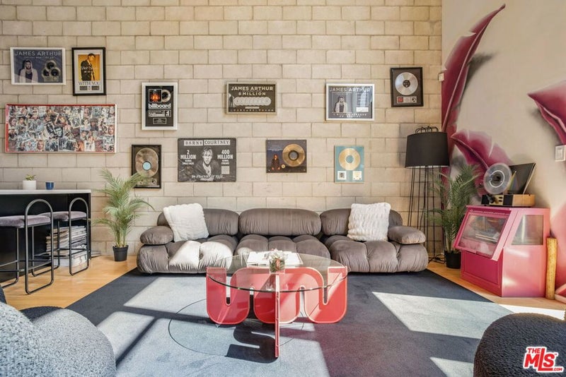 3450 Cahuenga Boulevard 604